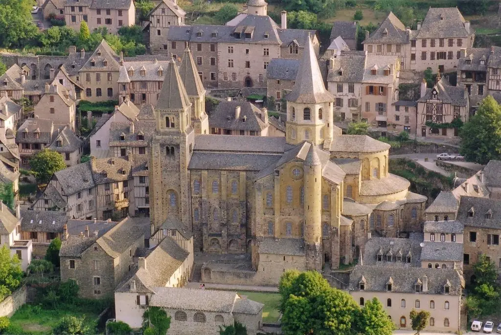 Façade méridionale de l’abbatiale Sainte-Foy de Conques