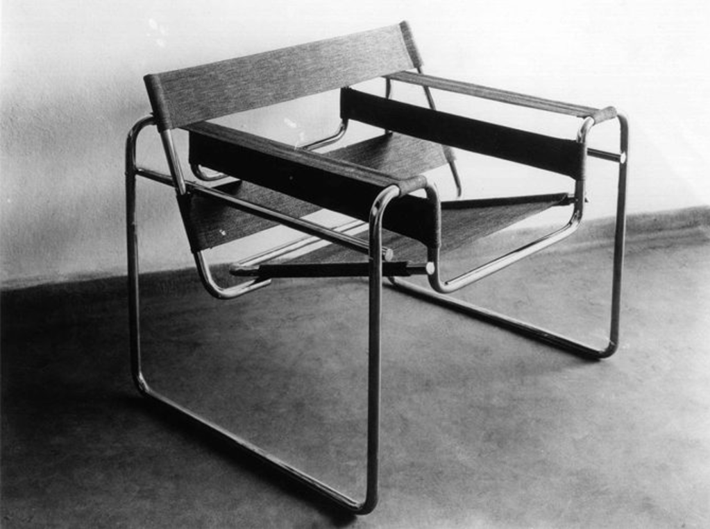 Fauteuil B3 dit Wassily en tubes d’acier, conçu par Marcel Breuer vers 1925