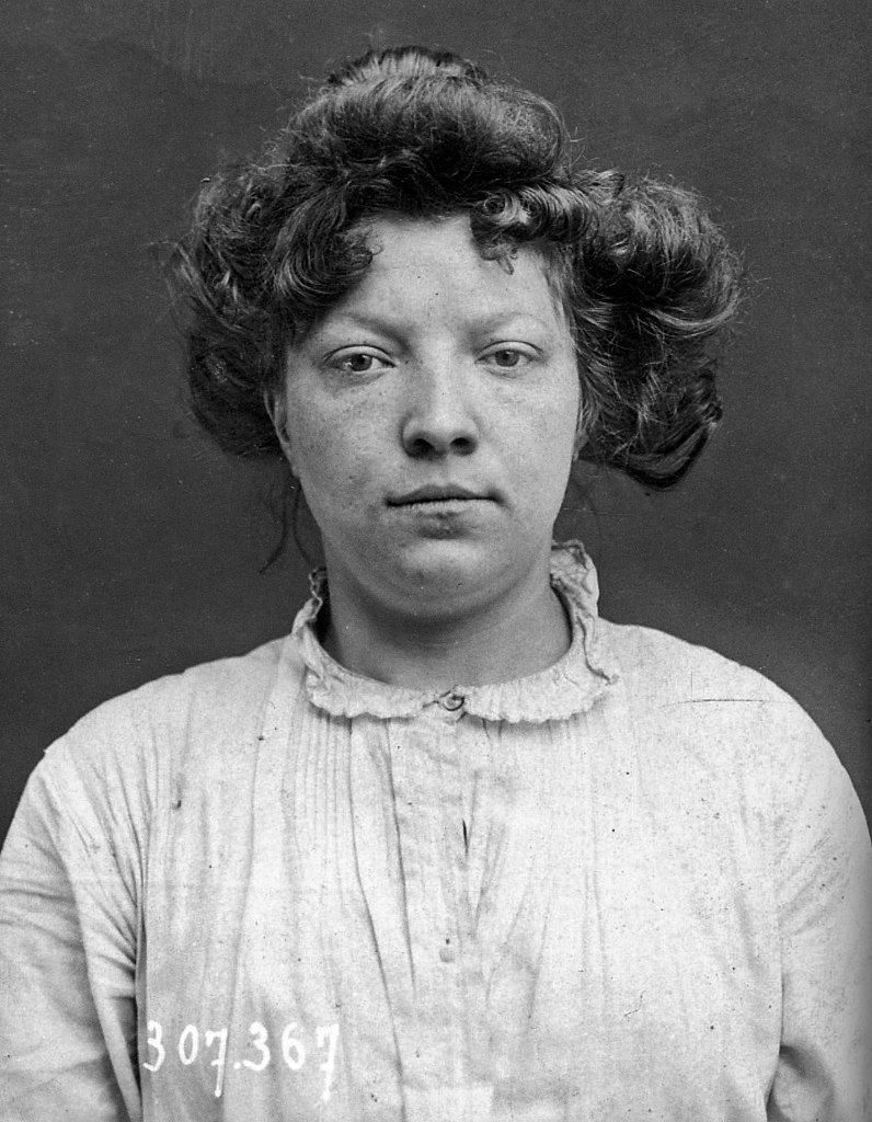 Photographie d’Amélie Élie, dite Casque d’Or