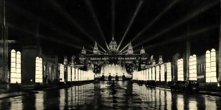 Avenue Maria-Cristina illuminée pendant l’Exposition internationale de 1929
