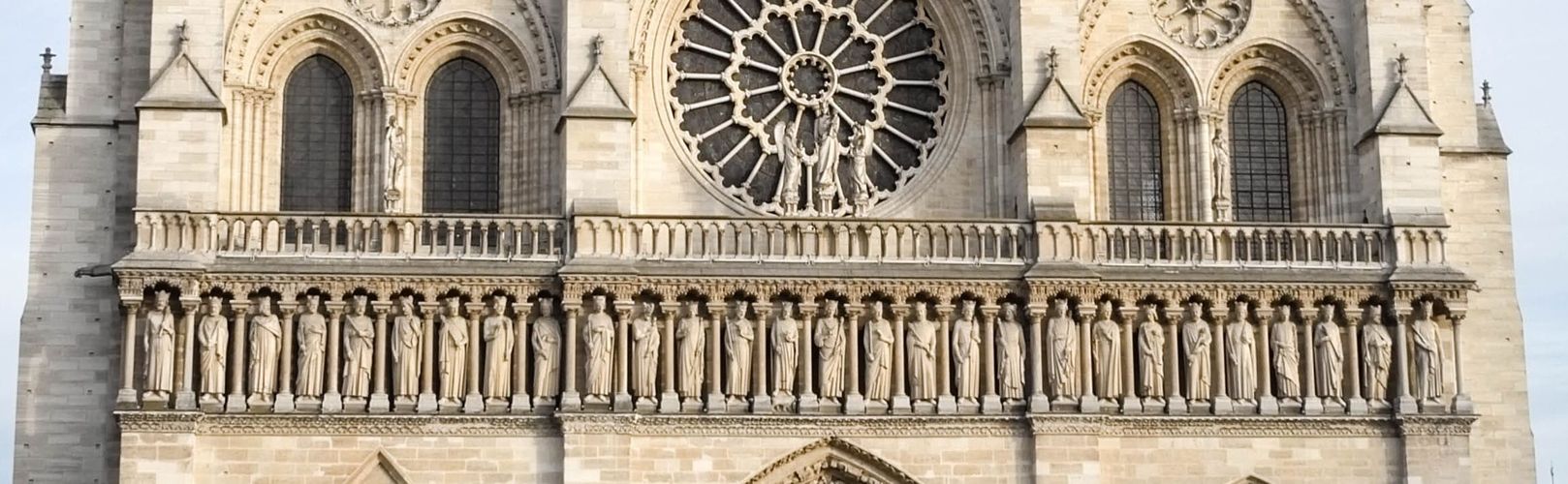 galerie des rois de Notre Dame de Paris.