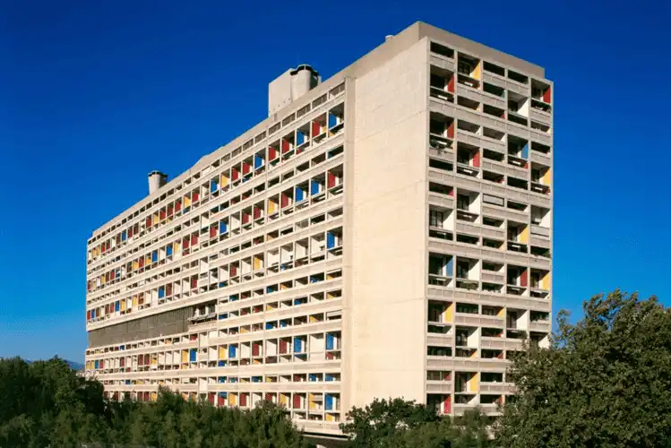 Unité d’habitation de Marseille construite par Le Corbusier entre 1947 et 1952
