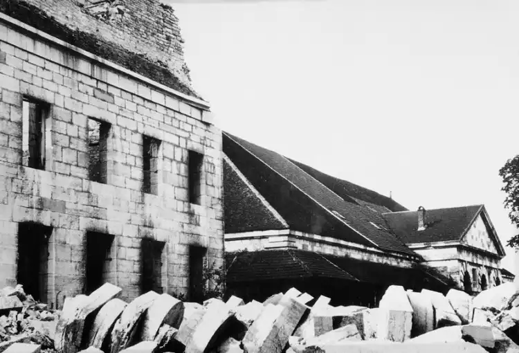 Maison du directeur de la saline royale d’Arc-et-Senans après la destruction de son portique