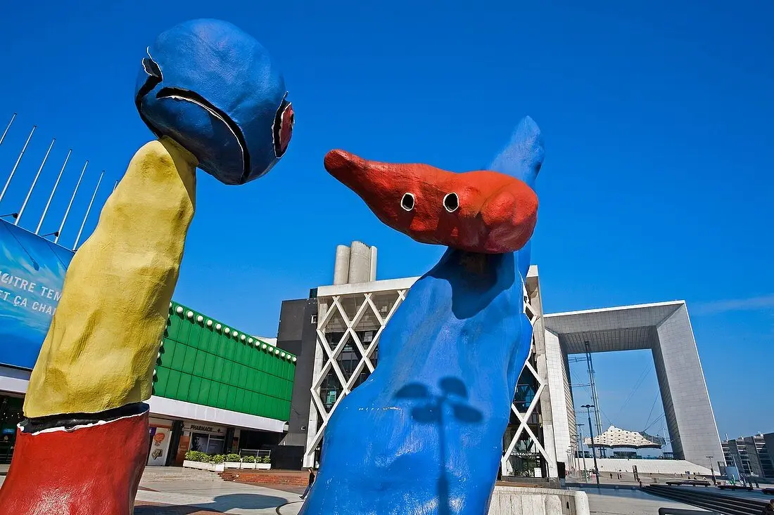 Œuvre d'art contemporain sur l'Esplanade de La Défense