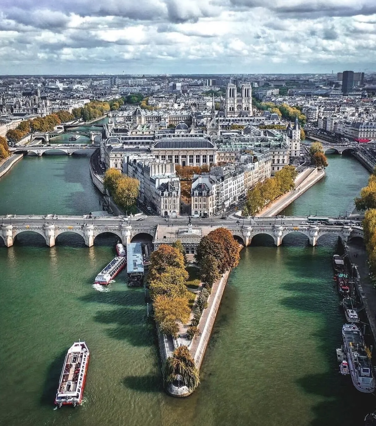 Île de la Cité, berceau historique de Paris